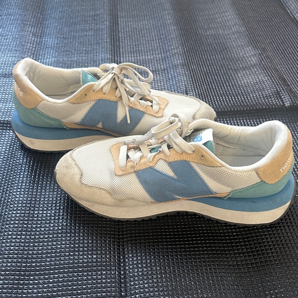 New Balance Unisex 237 Sneakers